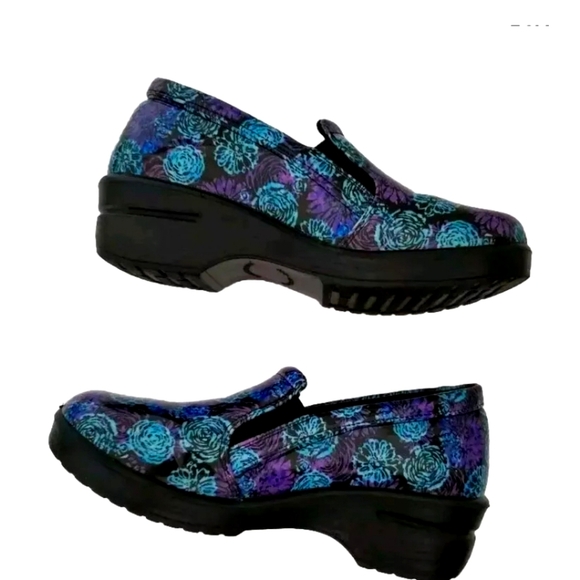 Easy Works By Easy Street Wedge Clogs Womens 7.5 Purple/Teal Floral EUC - Picture 2 of 7